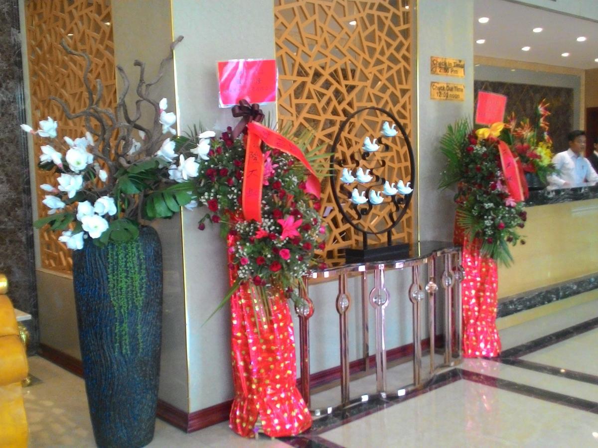 Apollo Hotel Yangon Exterior photo