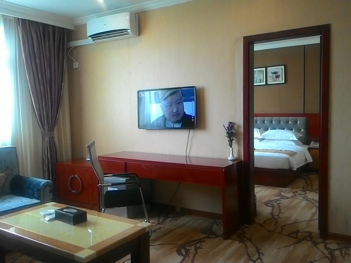 Apollo Hotel Yangon Exterior photo